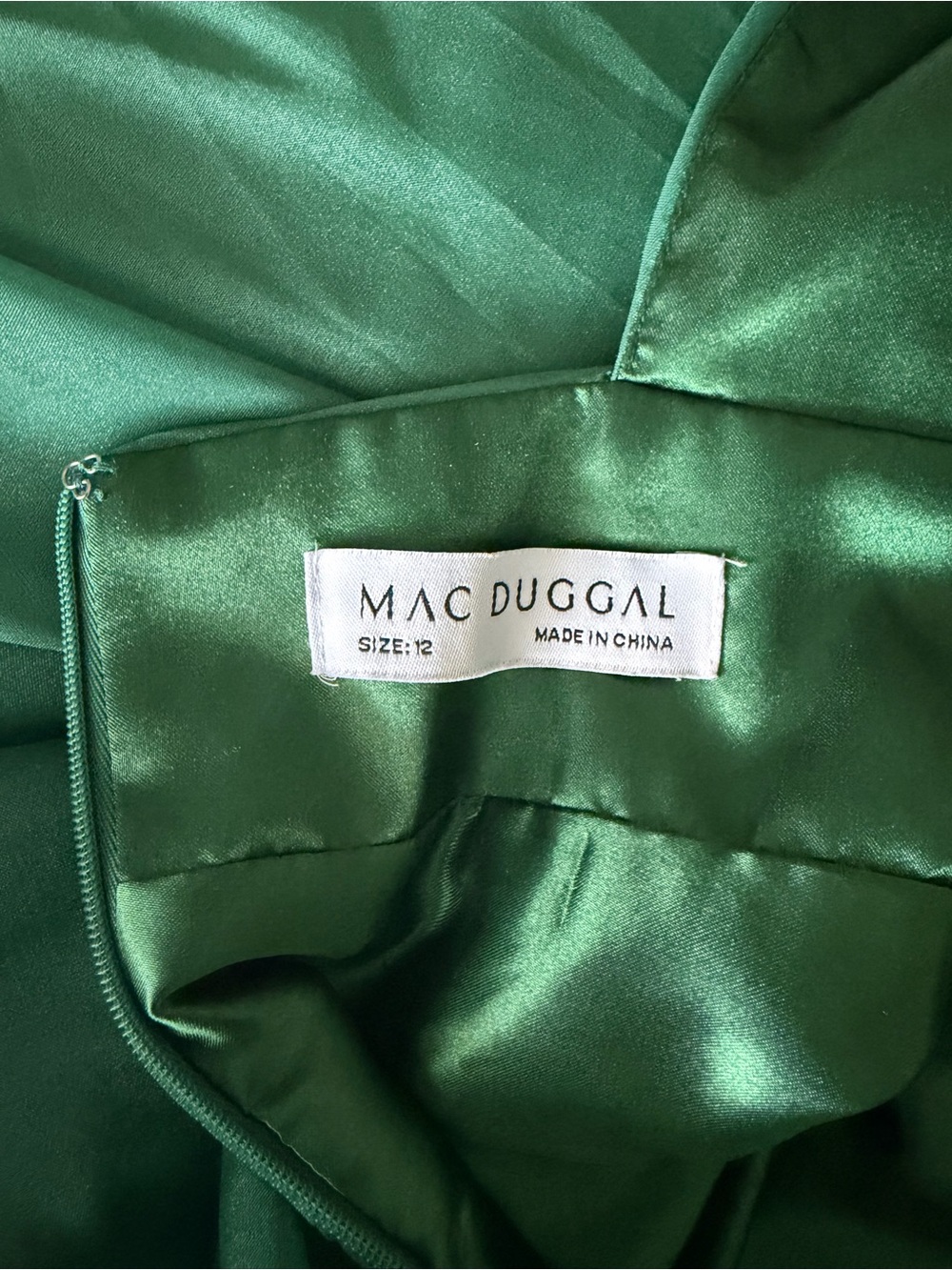 Mac Duggal Emerald Green Ruffle Shoulder V-Neck Chiffon Gown Size 12 - Picture 6 of 10